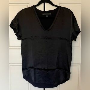 White House Black Market short sleeve v neck top, size XS